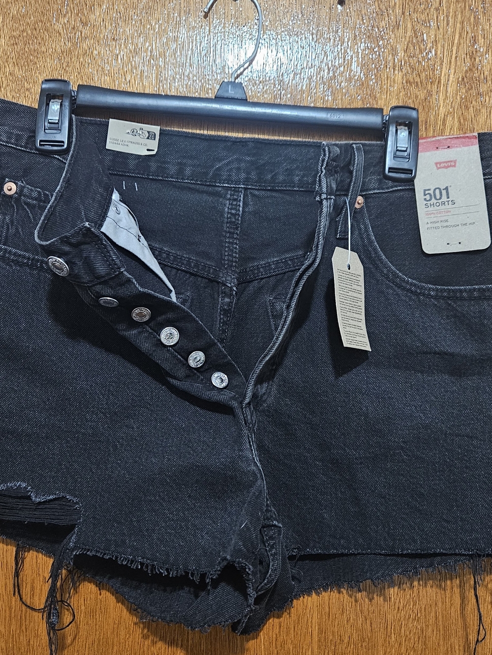 Levi's 501 Original High Rise Denim Shorts/women's/Black Distressed - Size 31 - Picture 3 of 14